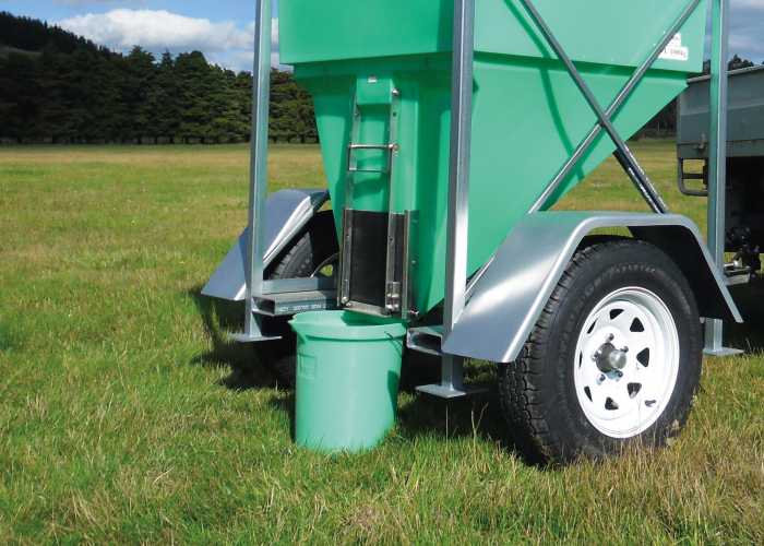 Jacky bins discharge into any sized container